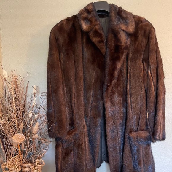 Ladies Vintage Faux Fur Mid Length Coat